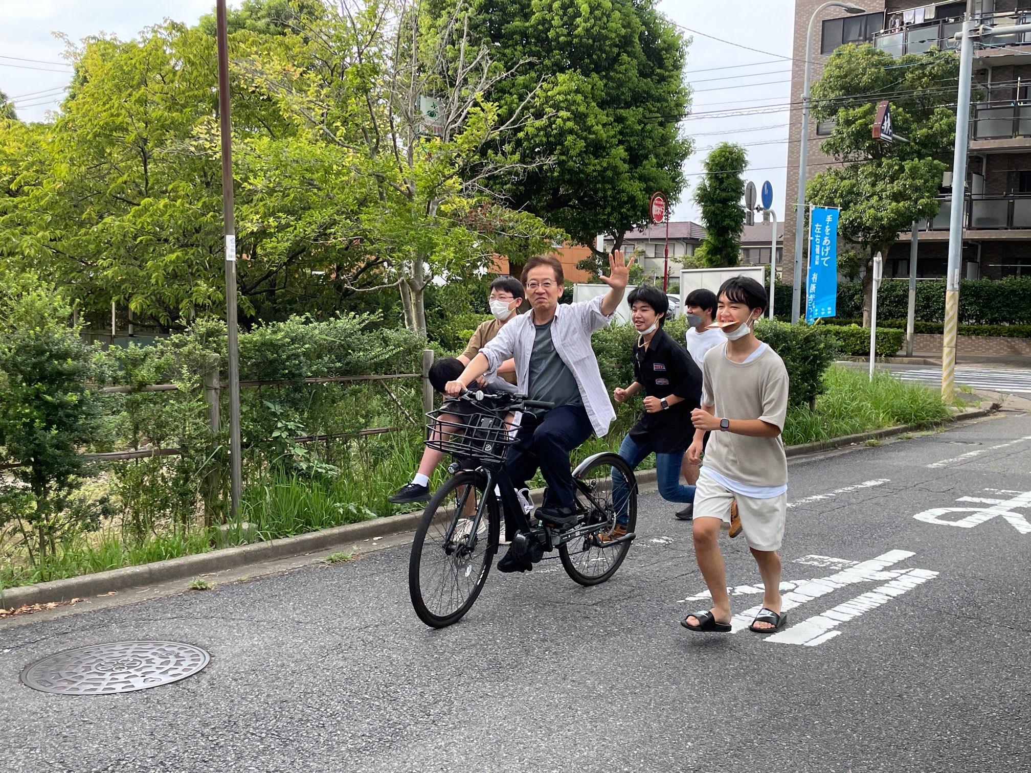 吉田塾長‼️初めて電動自転車に乗る。